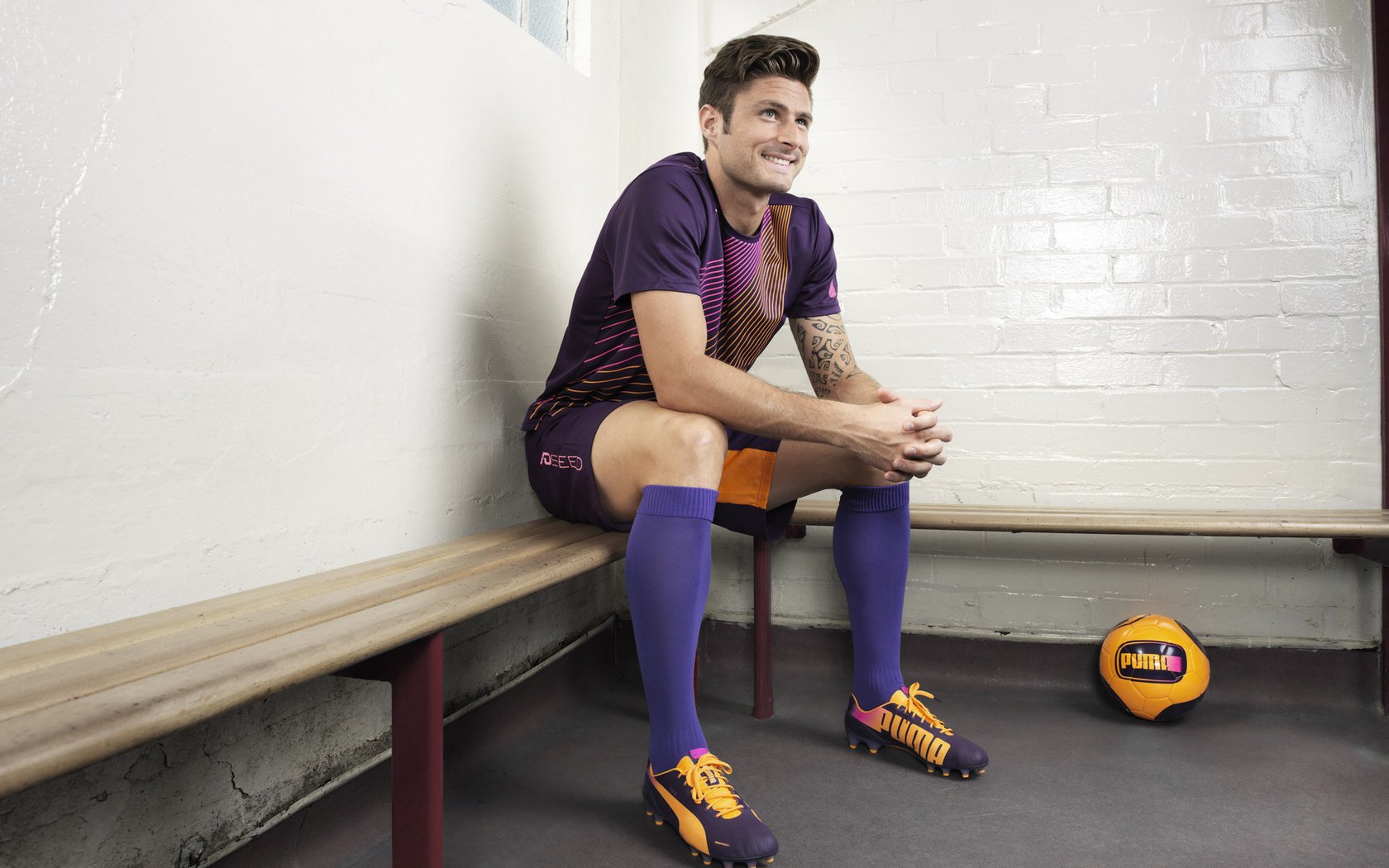 开云体育下载-融合创新：大数据分析助力足球战术制定，大数据在足球训练中的运用